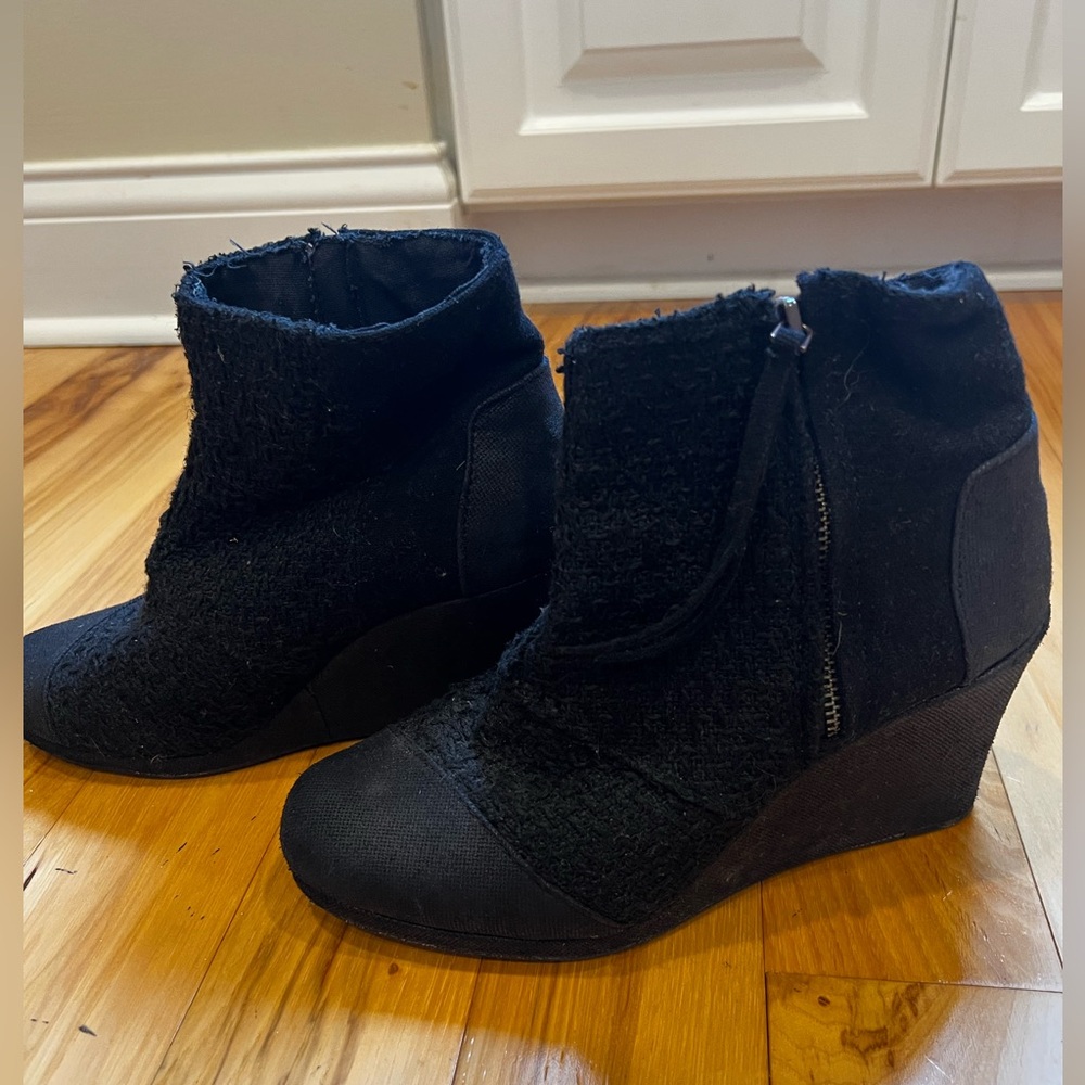 Like New- Black Tom’s Booties